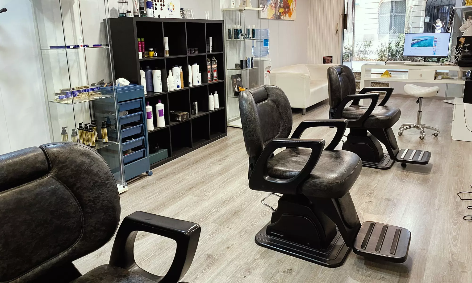 Sesión de peluquería con corte, secado y opción a tinte y mechas