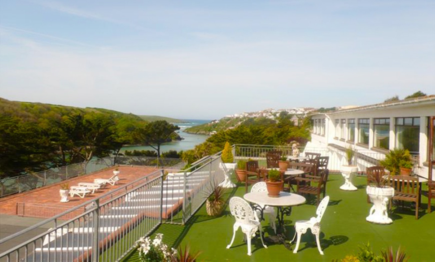 Image 2: 1- or 2-Night Stay with Breakfast in Newquay