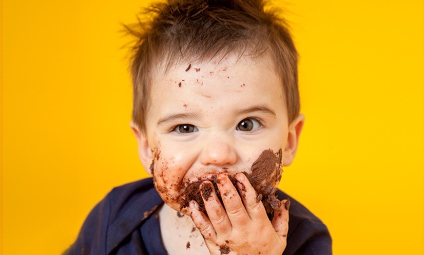 Image 10: Baby Photoshoot with Six Prints