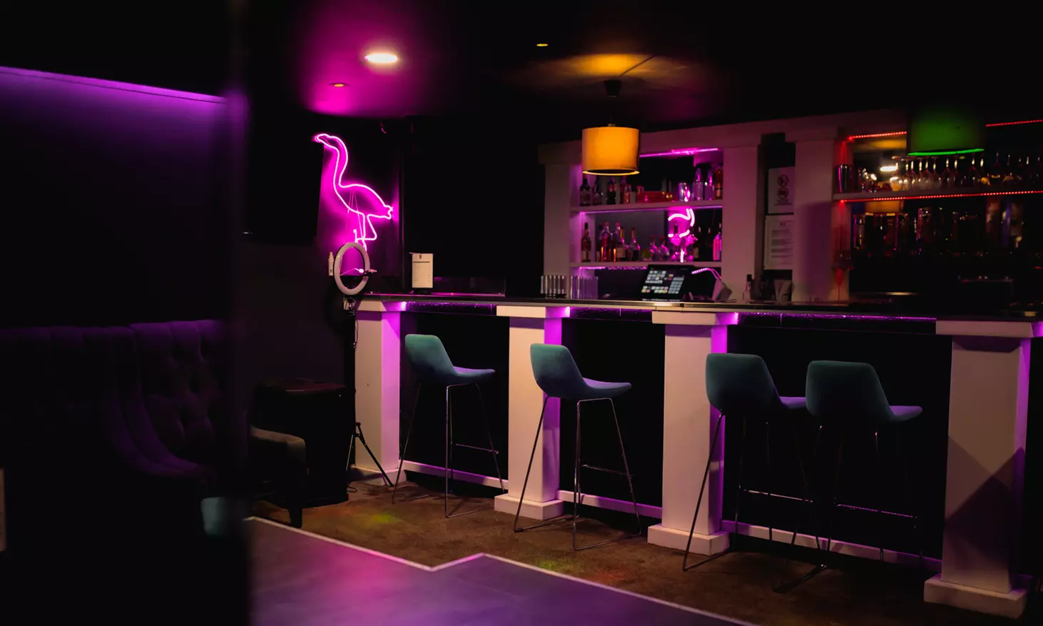 Jusqu'à 46% de remise sur Dîner - Spectacle de danse chez Bus Paradise Cannes- Show Spectacle Cabaret