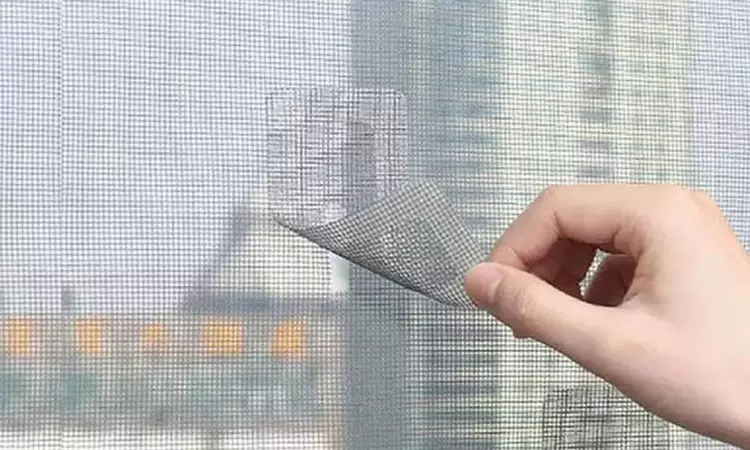 1, 2 ou 4 lots de 3 patchs de réparation de moustiquaire - Primary Image