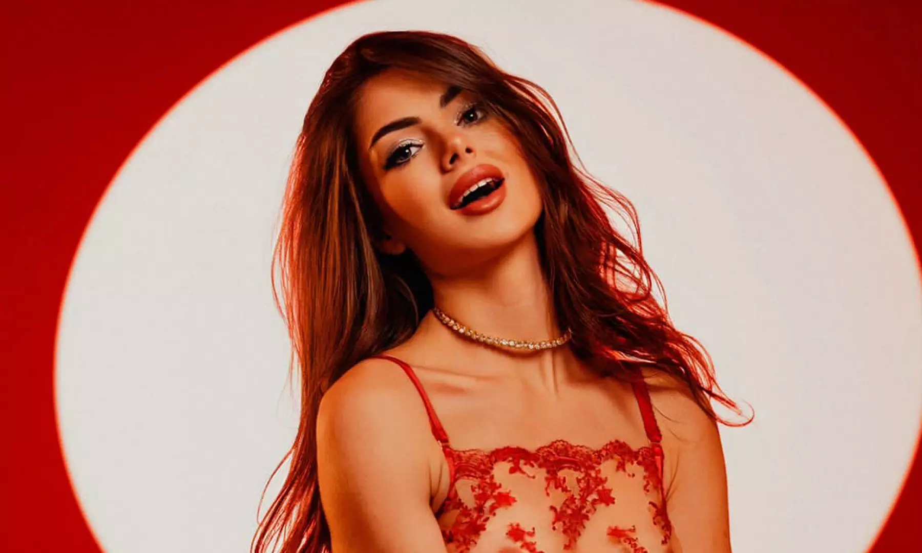 Jusqu'à 46% de remise sur Dîner - Spectacle de danse chez Bus Paradise Cannes- Show Spectacle Cabaret