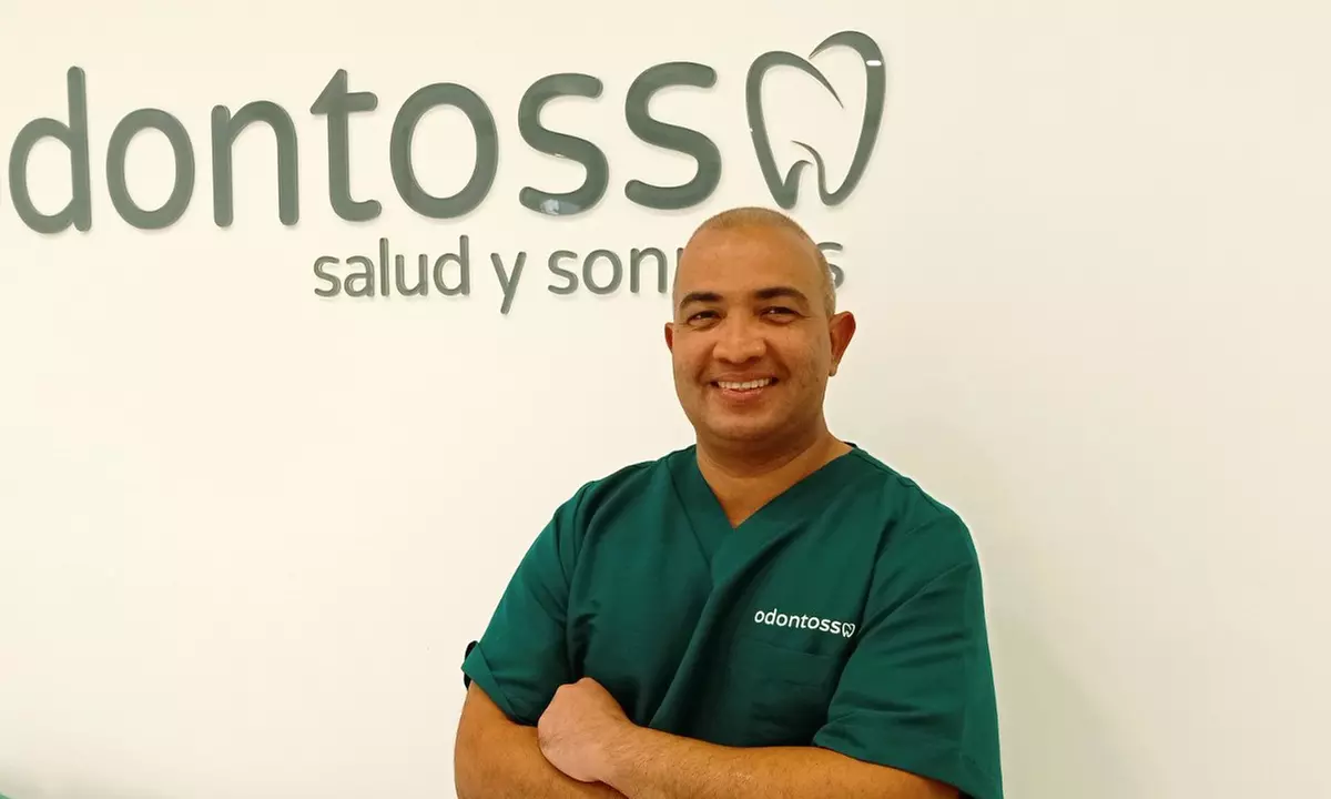 Blanqueamiento dental con led en Clínica Dental Odontoss