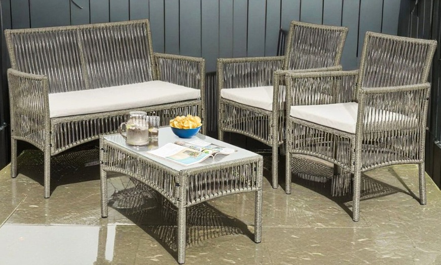 Image 2: Verona Four-Piece Rope Garden Furniture Set
