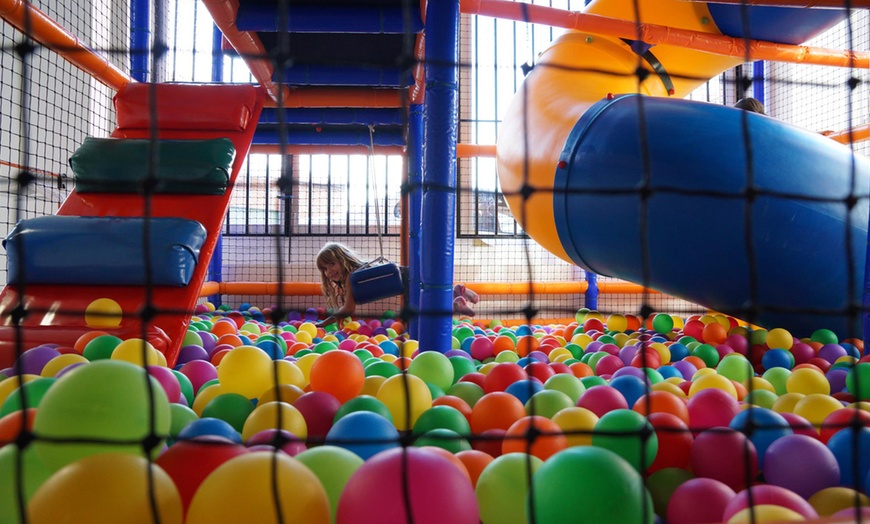 Cumpleaños con parque de bolas - Periquitos Park | Groupon