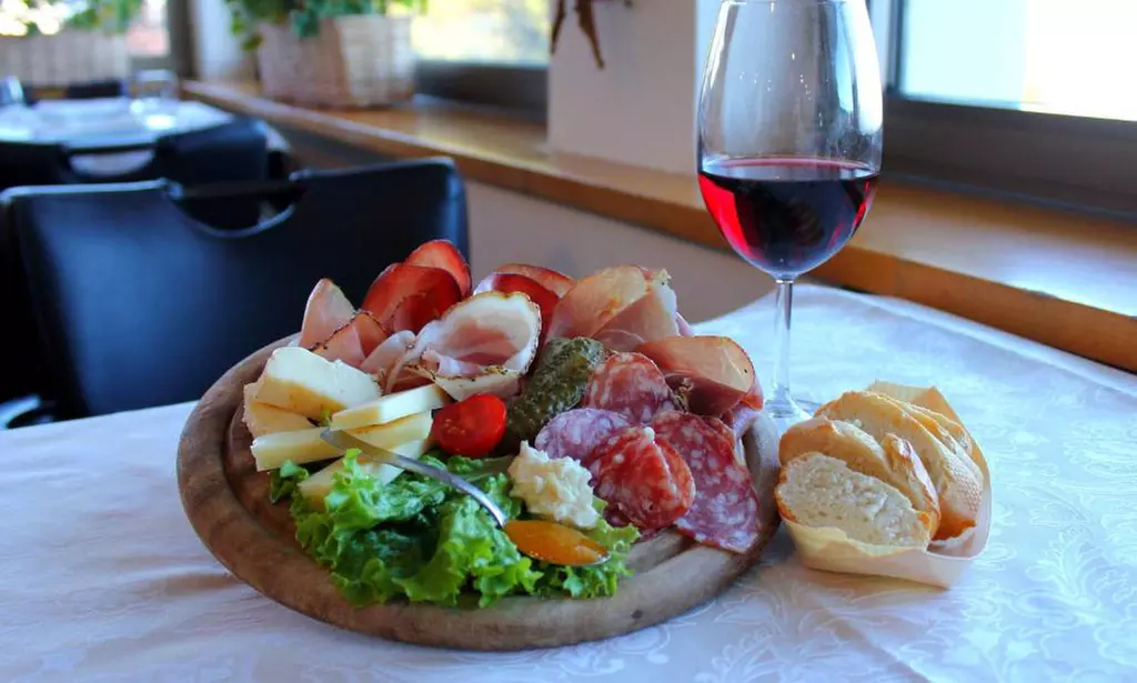 Trentino: Zimmer mit Frühstück oder Halbpension und Spa