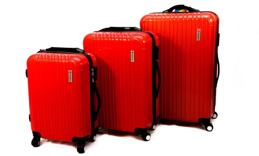 Image 22: Discovery Three-Piece Luggage