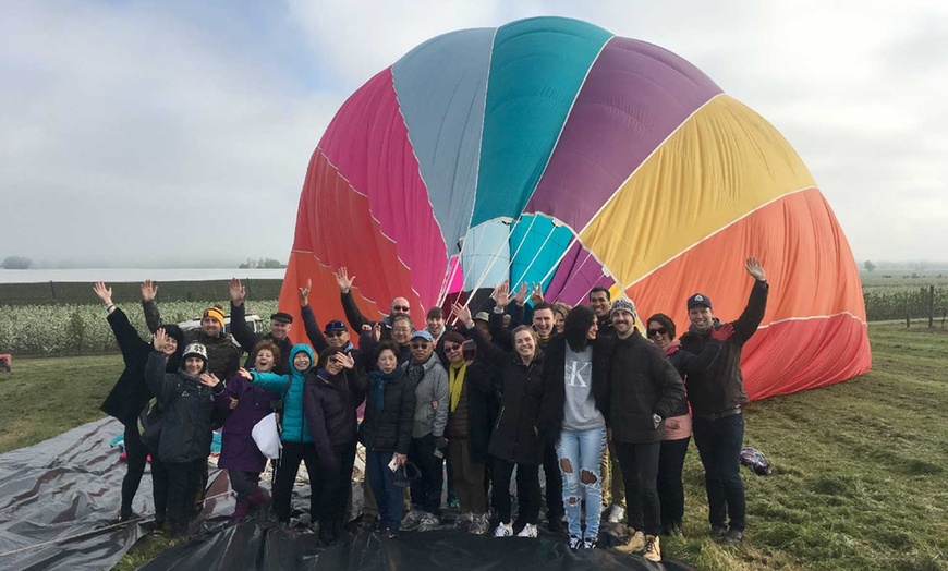 Image 8: Floating Adventure: Geelong Hot Hair Balloon Flight 