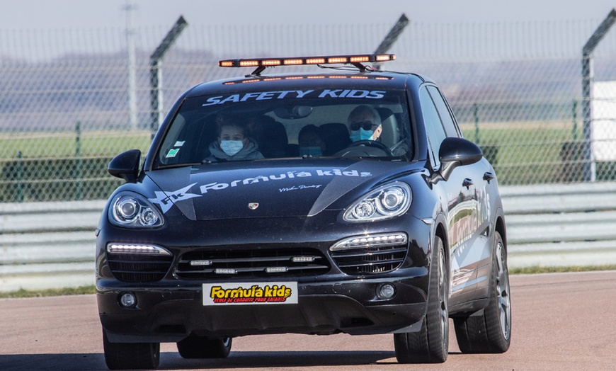 Image 3: Stage de conduite junior avec Formula Kids Fontenay