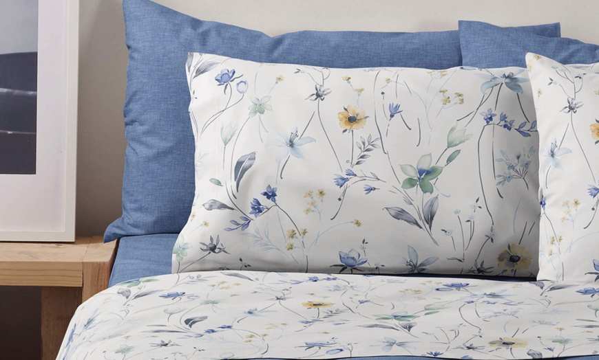 Image 2: Juego de sábanas para cama doble 100 % algodón con flores de Bassetti