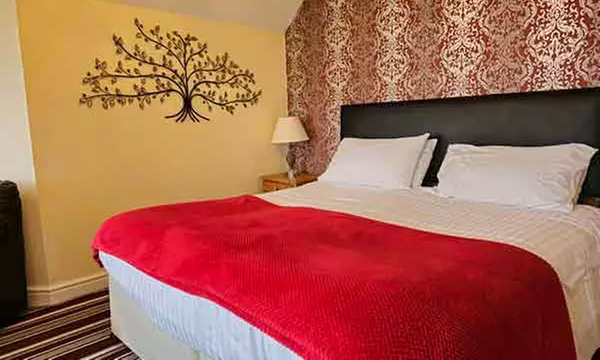 Isle of Anglesey: Double Room with Breakfast, Dinner & Welcome Drink