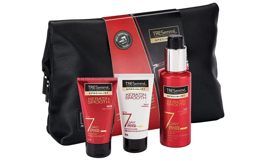 Image 6: Dove or Tresemme Gift Set
