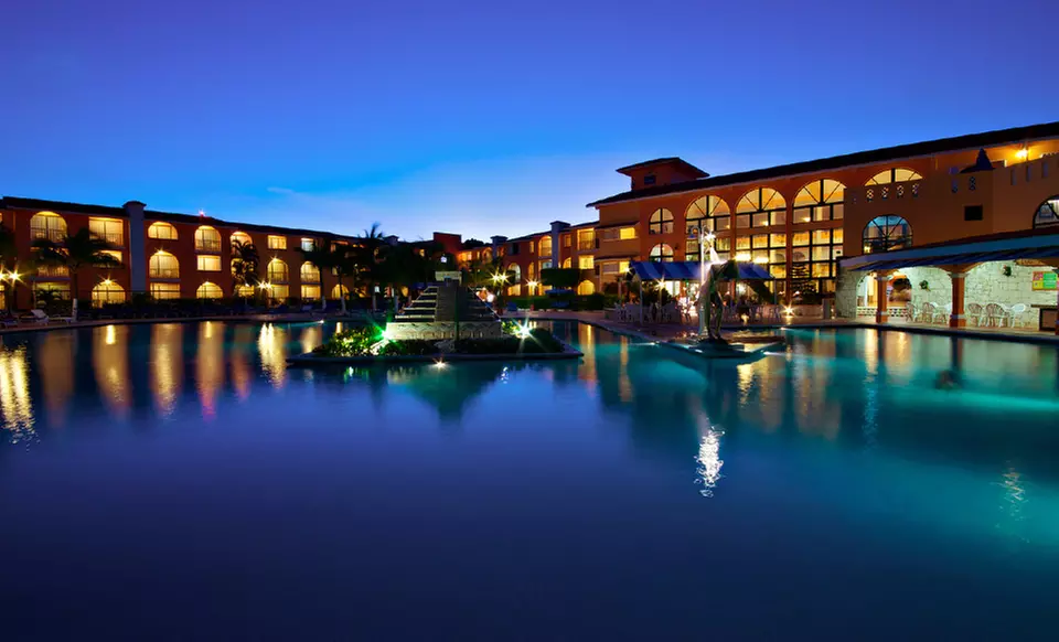 3-, 4-, or 5-Night All-Inclusive Stay at Hotel Cozumel & Resort in Mexico - Second Medium