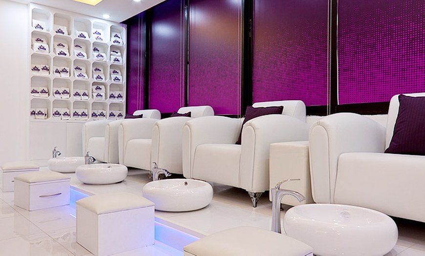 Image 4: Relaxing Spa Treatment, Mani-Pedi, Facial and more