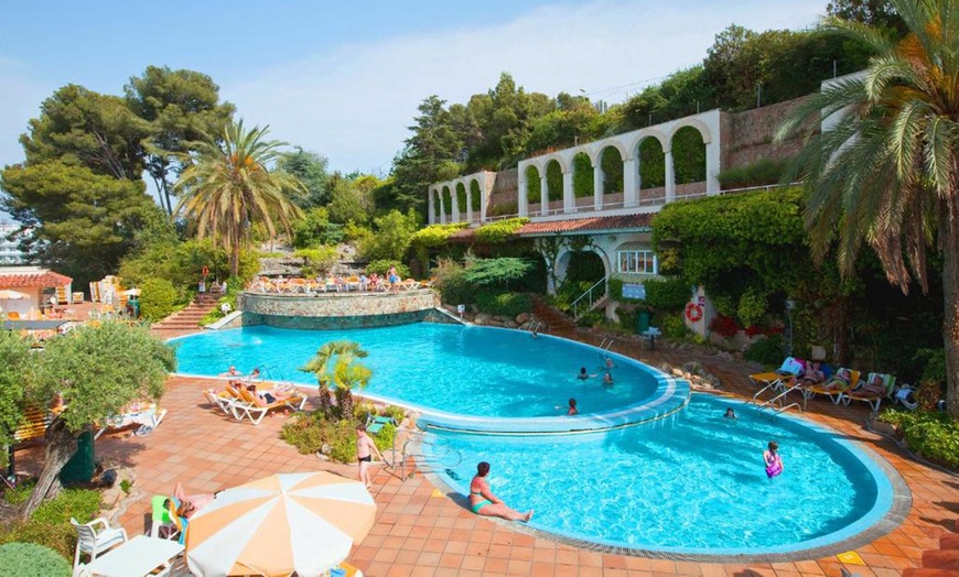 Image 1: Lloret de Mar : chambre standard en demi-pension ou pension complète