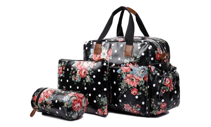 Image 9: Travel Baby Bag Set