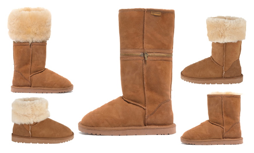 Image 3: Australian Sheepskin Boots