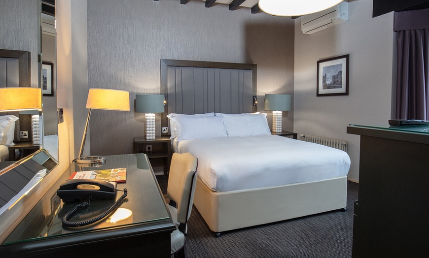 Image 10: Q-Hotels Warwickshire: Classic Double Room with Breakfast and Spa