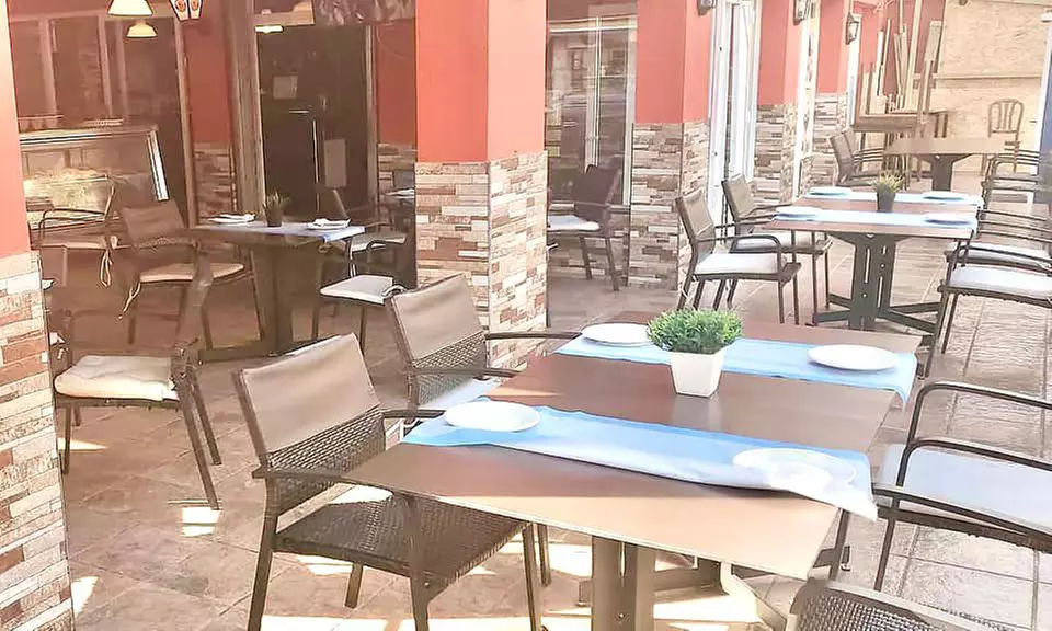 ¡Descubre el sabor del Mediterráneo! ¡Menú a elegir para 2!