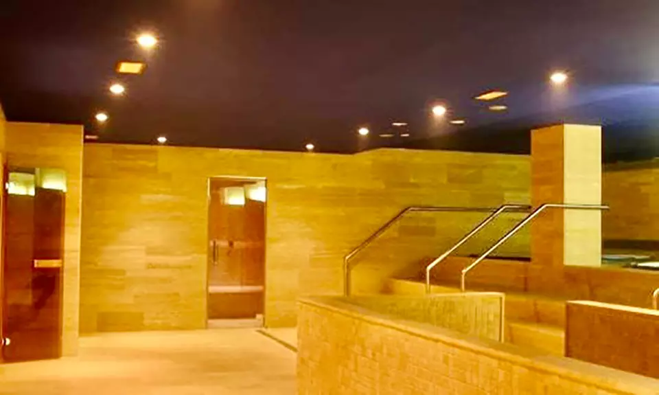 Circuito spa privado con masaje para 2 personas en Hyltor Spa