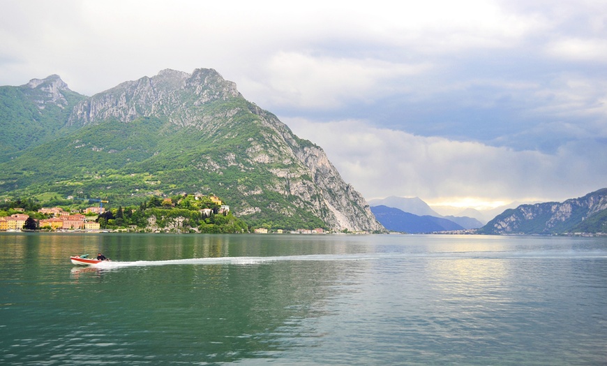 Image 7: ✈ Lake Garda or Lake Como