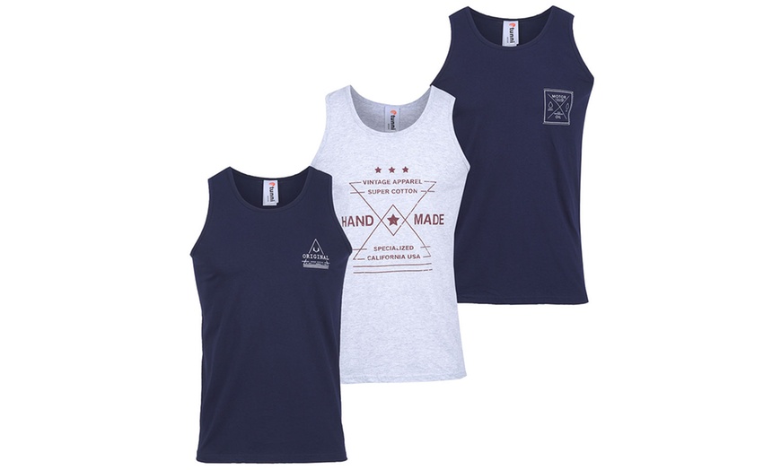 Image 2: Three-Pack of Men's Printed Vests