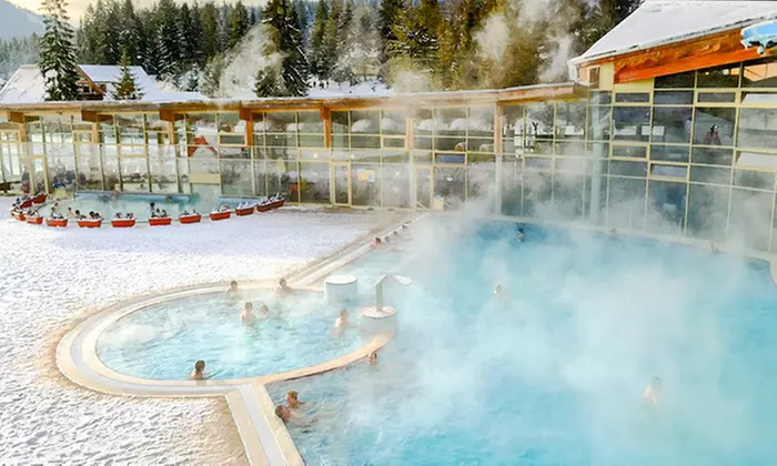 Baseny geotermalne i wodne atrakcje w Aquaparku Meander Oravice
