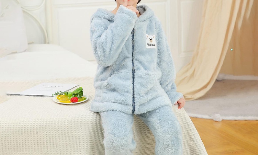 Image 6: Kids' Flannel Pajamas