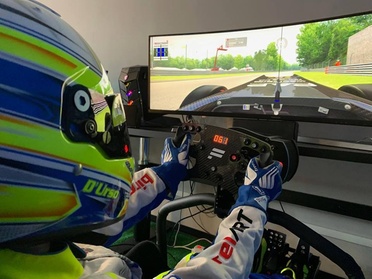Fino a 30 minuti di esperienza o Gran Premio su Simulatore Auto GT e Formula fino a 4 persone (sconto fino a 51%)