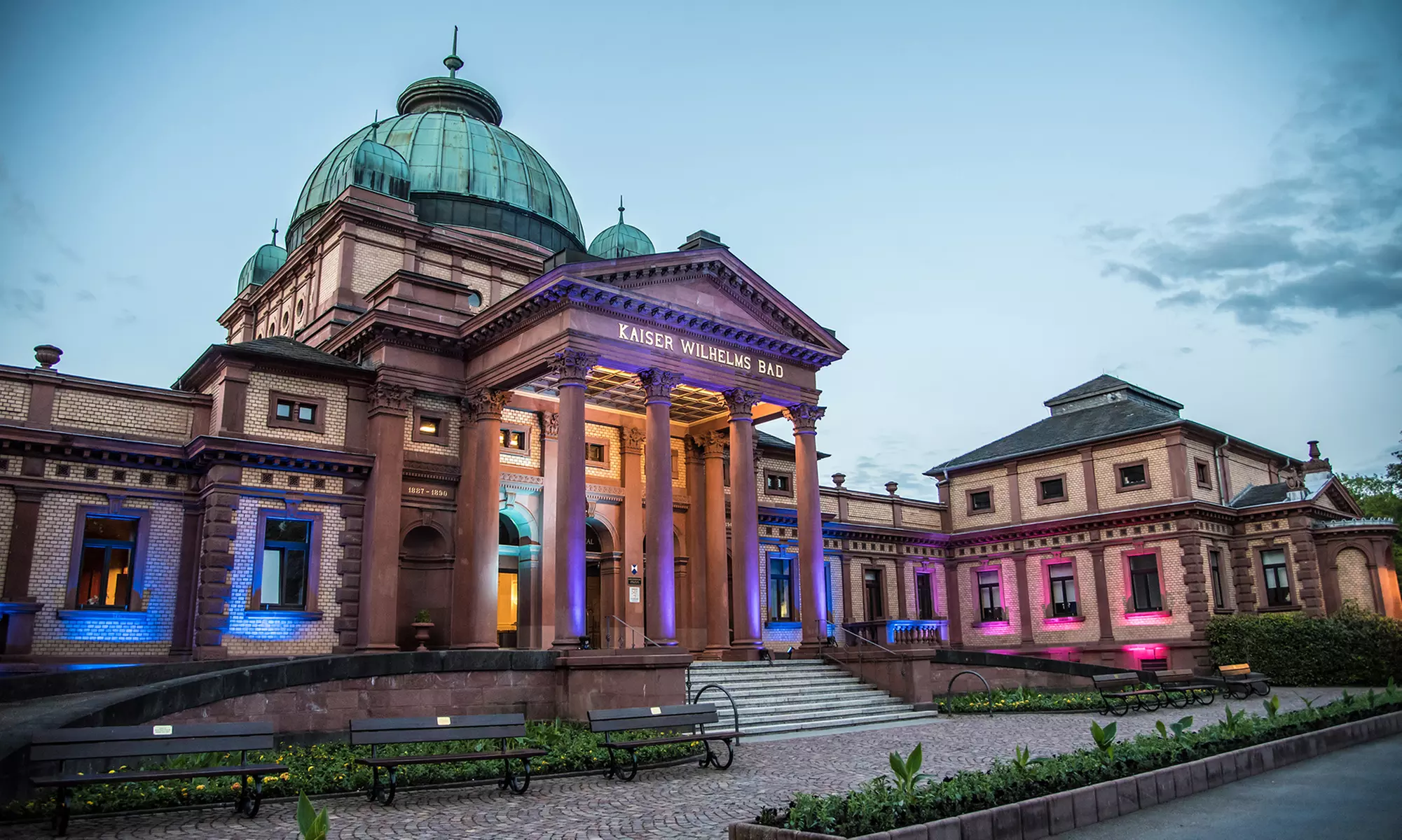 Spa-Tageseintritt inkl. Wickeltuch und Handtücher für 1 bis 4 Personen