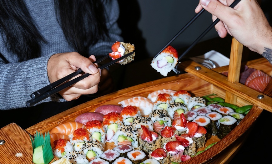 Image 6: Sushi Feast: 14, 28 or 44-Piece Platter with Starter/Dessert & Drink