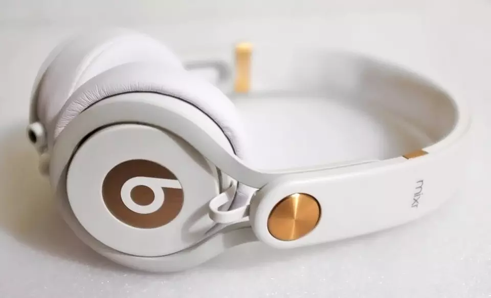 beats mixr ヘッドホン　ホワイト Amazon.com: Beats Mixr On-Ear Headphone - White (Renewed)