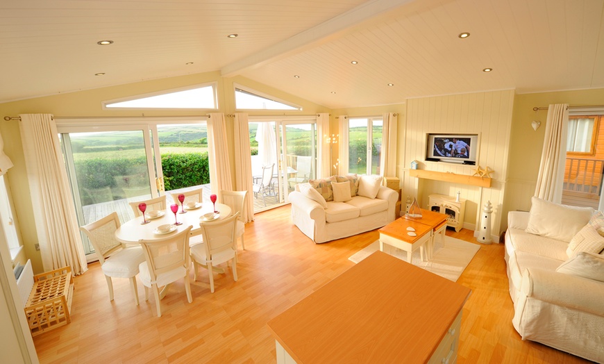 Image 1: 4* Self-Catering Stay in Devon