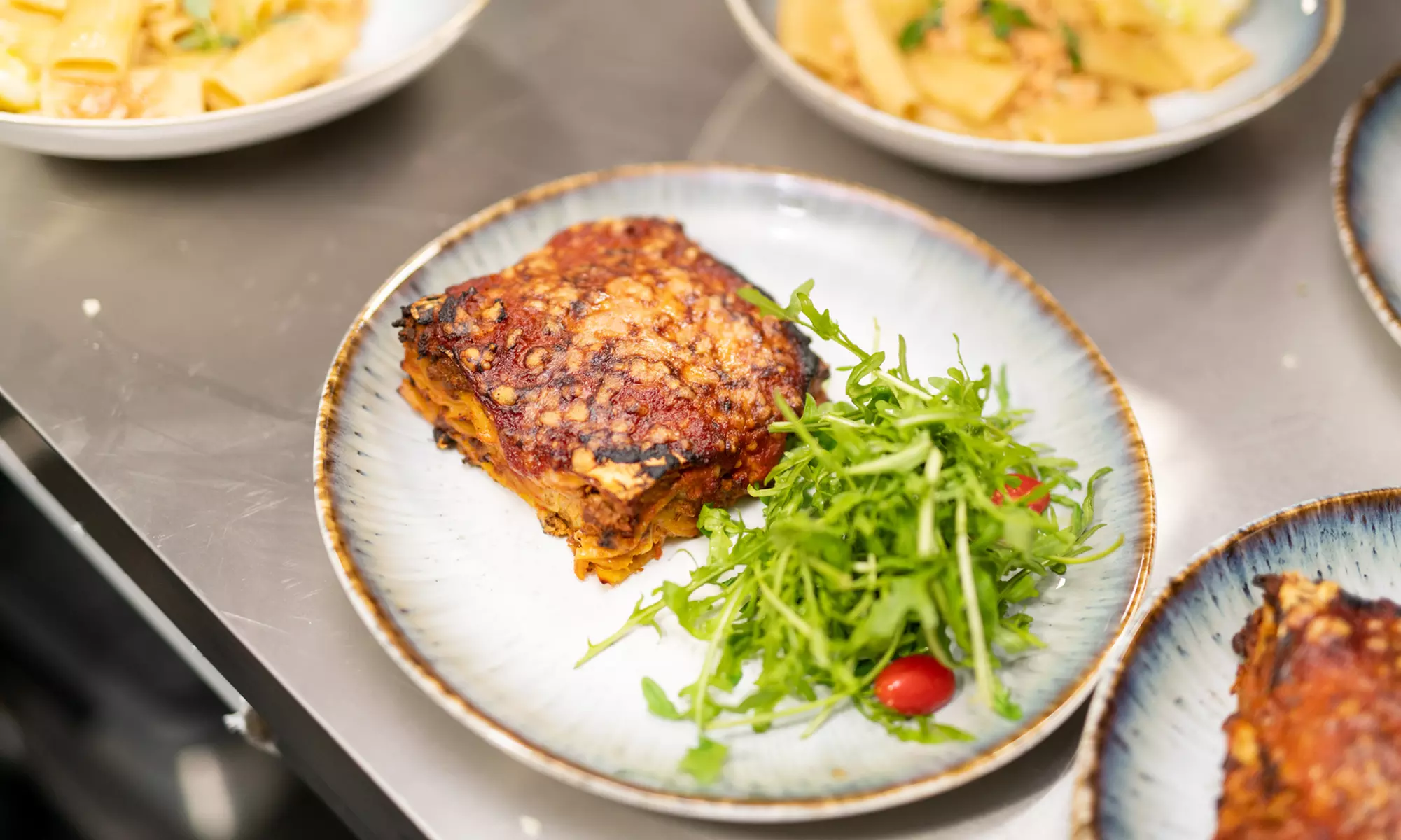 Embarquez avec Bateau le Théo : Dîner Croisière Trattoria sur la Seine