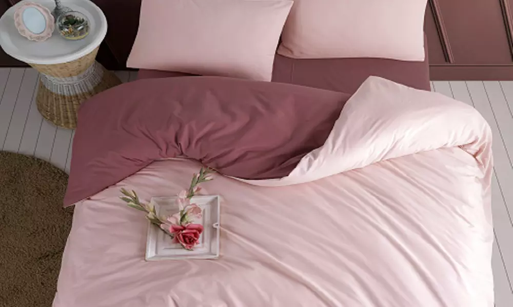 Juego de ropa de cama UNI que incluye una funda nórdica y 2 fundas de almohada de 65 x 65 cm - Second Medium