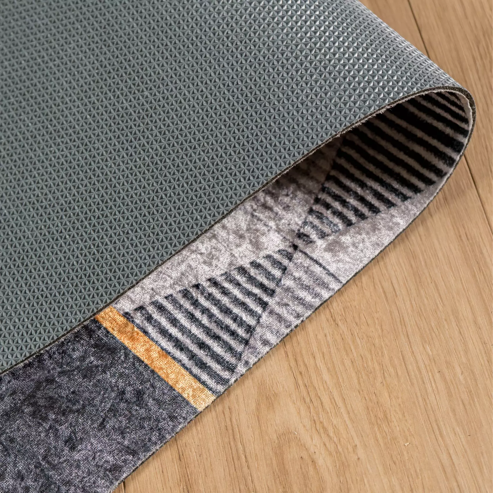 Alfombra larga con tacto de terciopelo