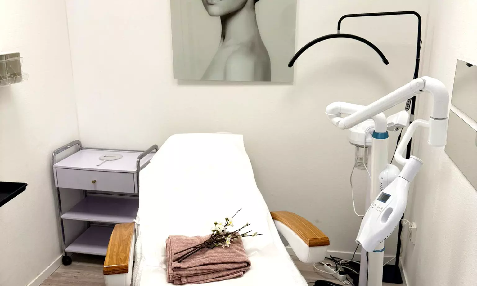 Wimpern- und/oder Augenbrauen-Lifting inkl. Färben für 1 Person