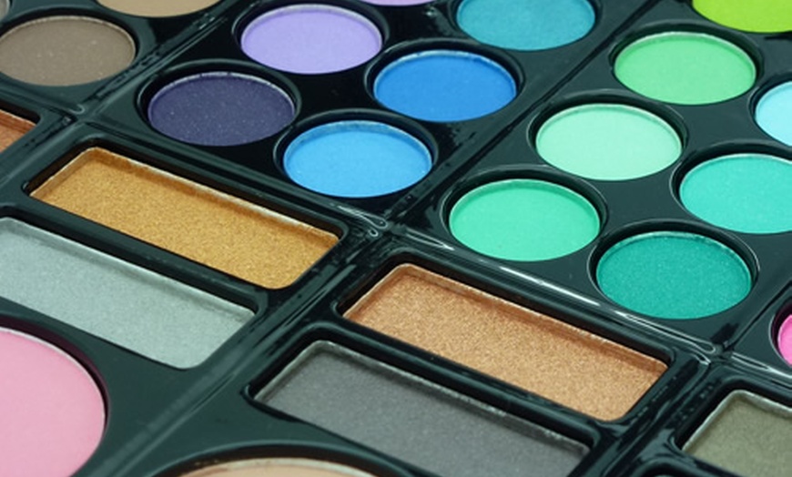 Image 5: Make-Up Palettes