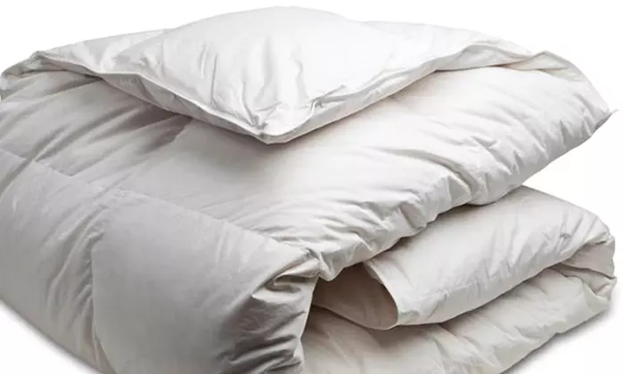 Gel-Microfibre Down Alternative Duvet at Canadian Down & Feather Company (Up to 66% Off). Four Sizes Available.﻿ - Primary Image