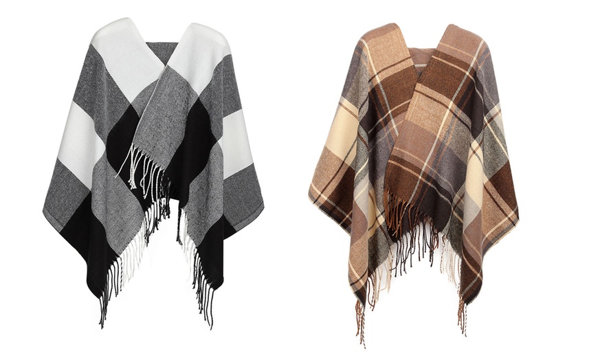 Image 11: Soft and Comfortable Tartan Tassel Scarf
