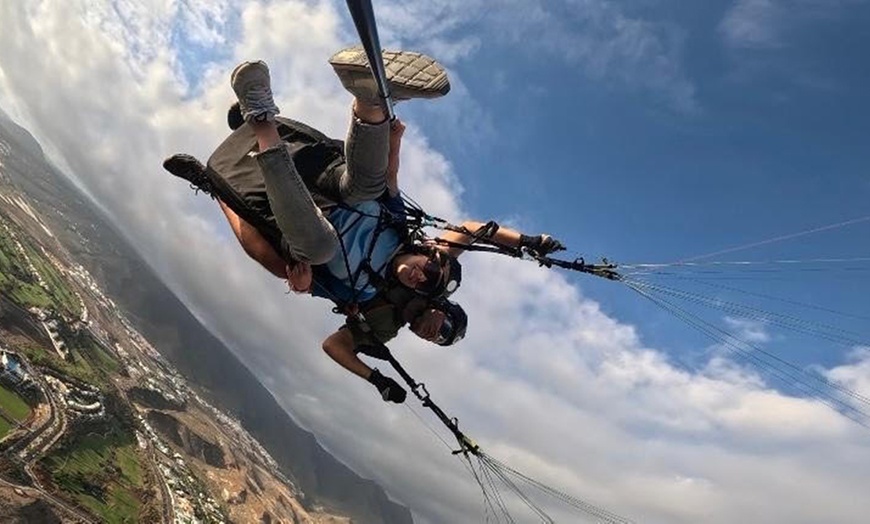 Image 2: Vuelo en parapente standard o plus para 1 persona con Go Sporting Club