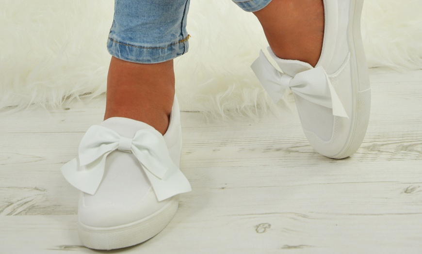 Image 20: Women's Bow Sneakers