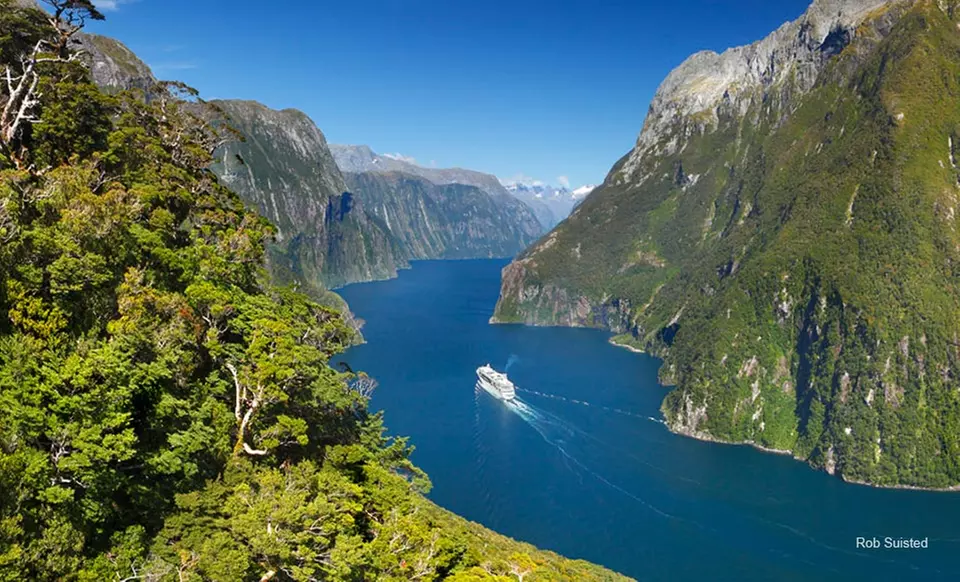 10-Day Fiji and New Zealand Vacation with Airfare and Rental Car. Price/person Based on Double Occupancy - Primary Image