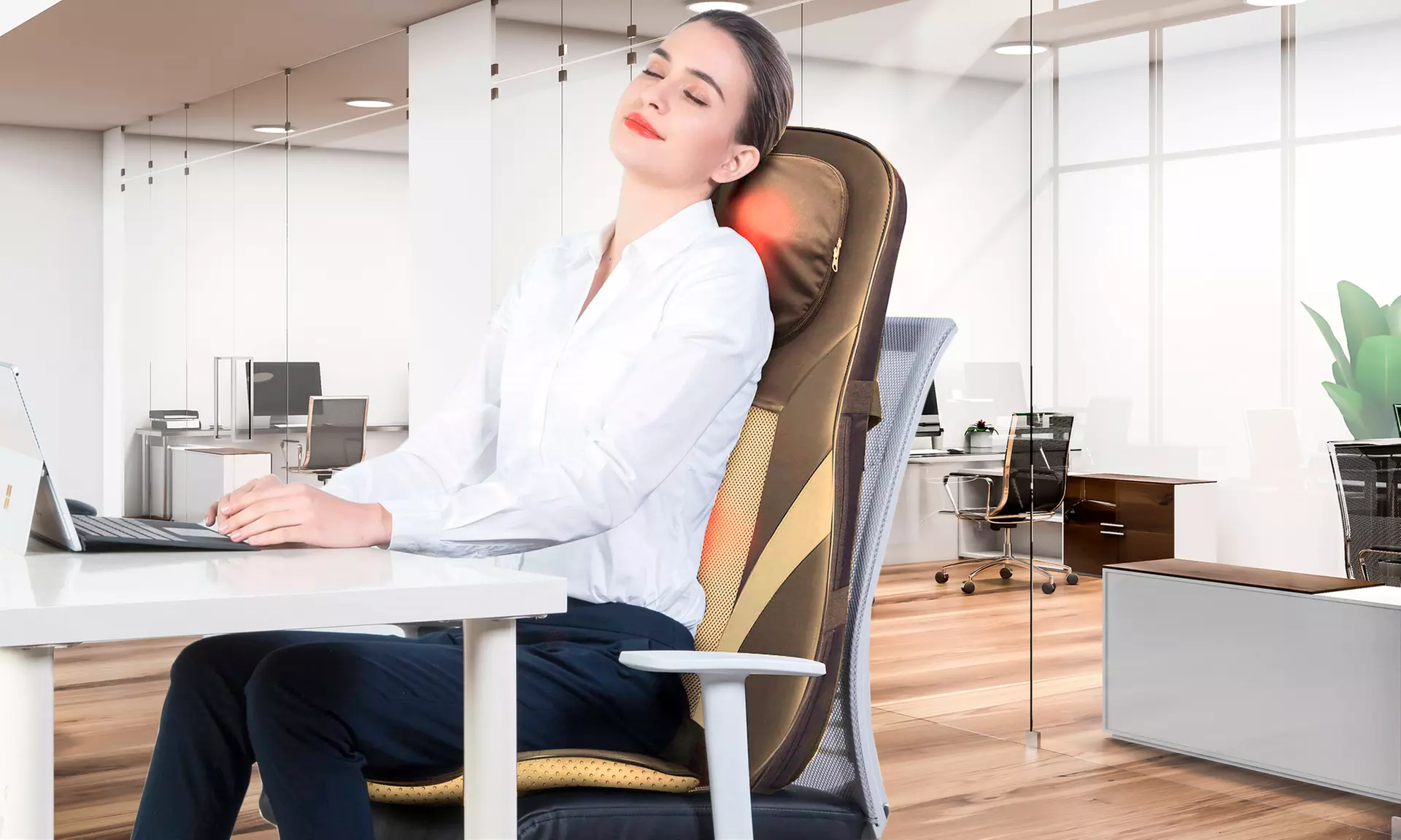 Tapis de massage japonais Shiatsu avec 3 modes de la marque Silvano - Primary Image