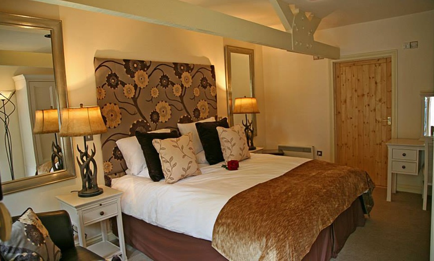 Image 2: Dorset: Up to 3-Night 4* Stay with Breakfast