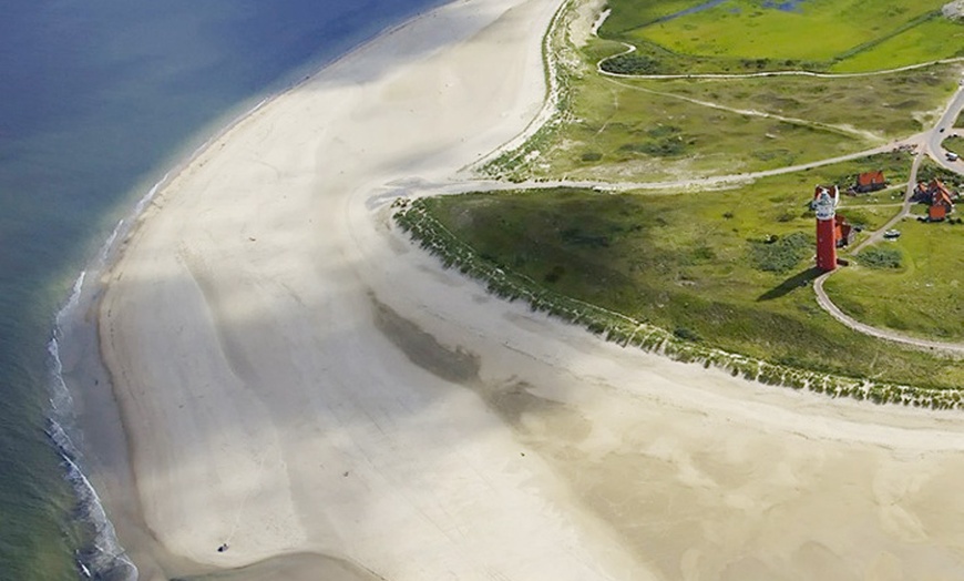 Image 2: Ontdek Texel vanuit de lucht en bestuur zelf het vliegtuig