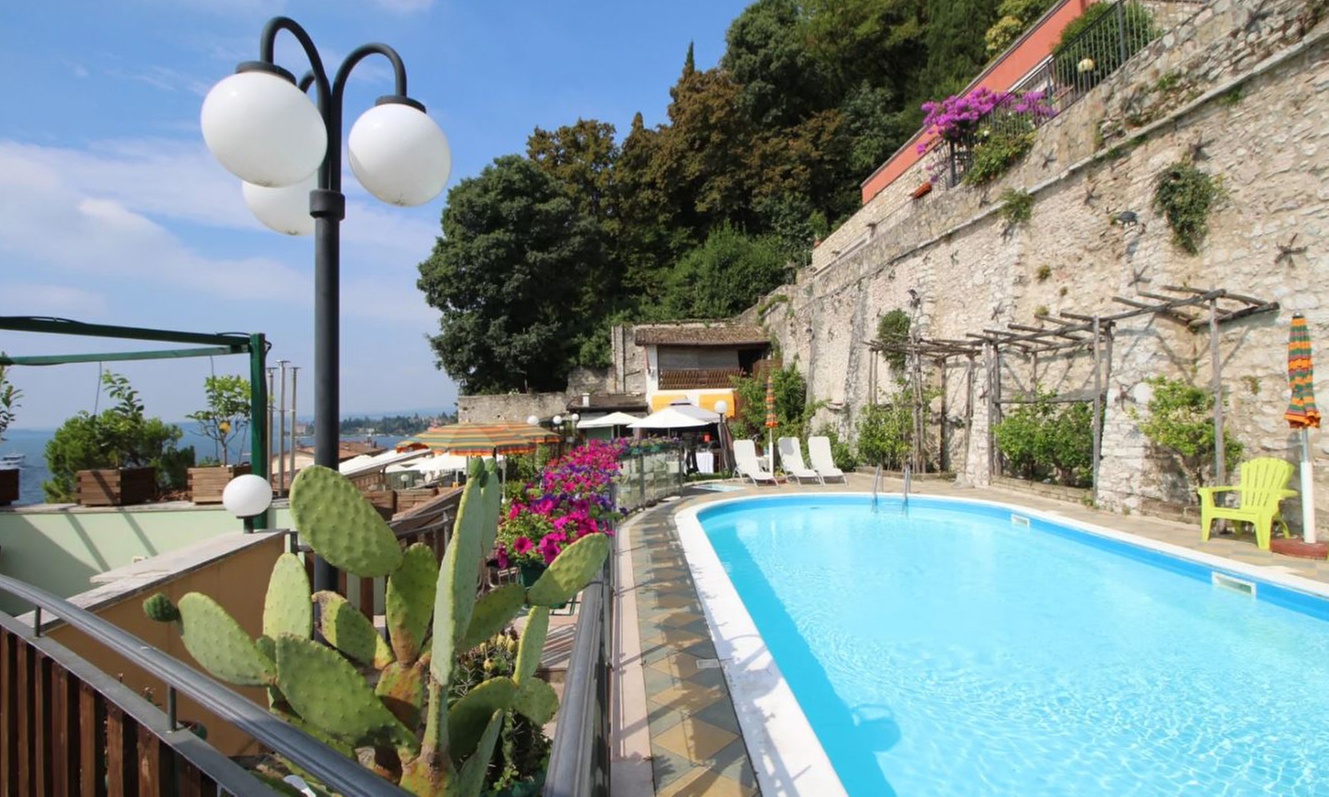 Lago di Garda: soggiorno con colazione o mezza pensione e Spa