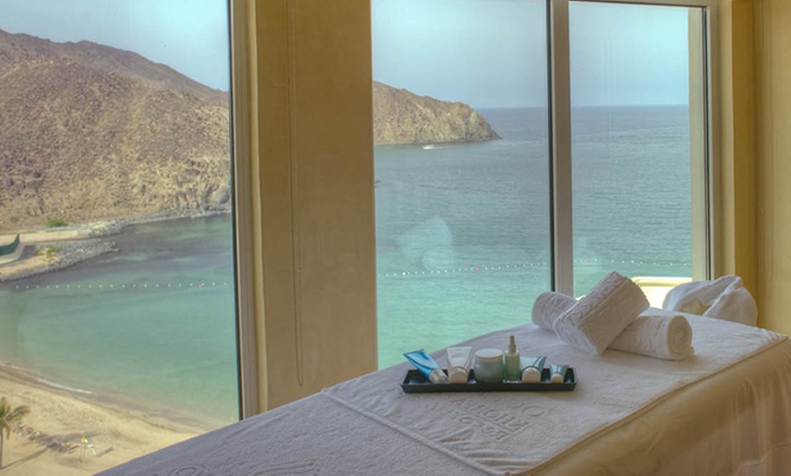 Image 3: Overnight stay at Oceanic Khorfakkan Resort & Spa