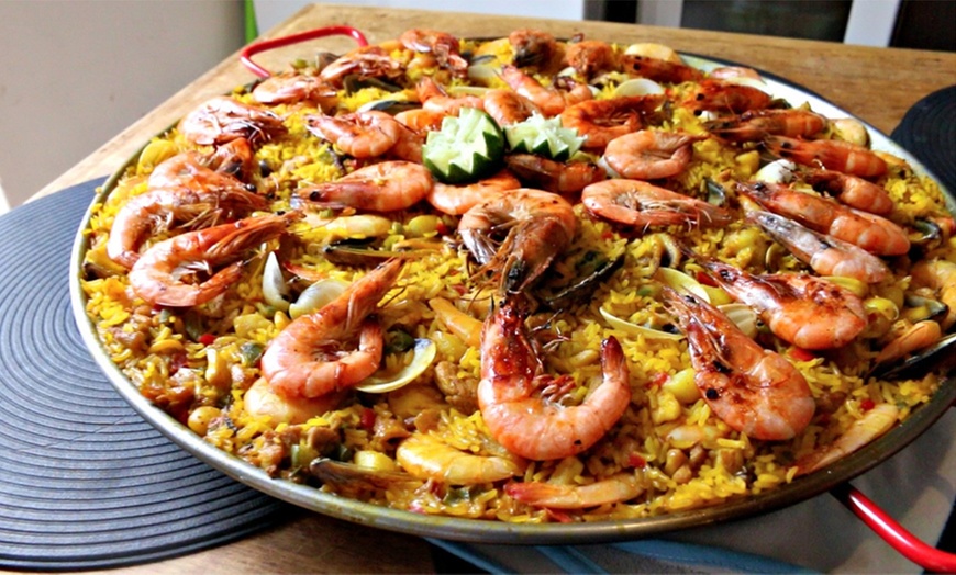 Image 1: Saborea un delicioso menú de arroz para compartir con amigos o familia