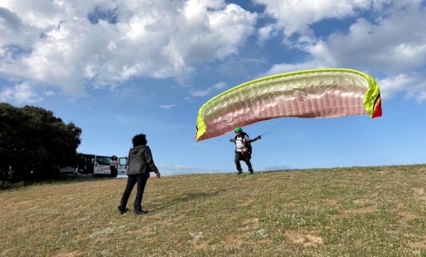 Image 7: Vuelo biplaza en parapente para 1 o 2 personas en De Madrid al Cielo